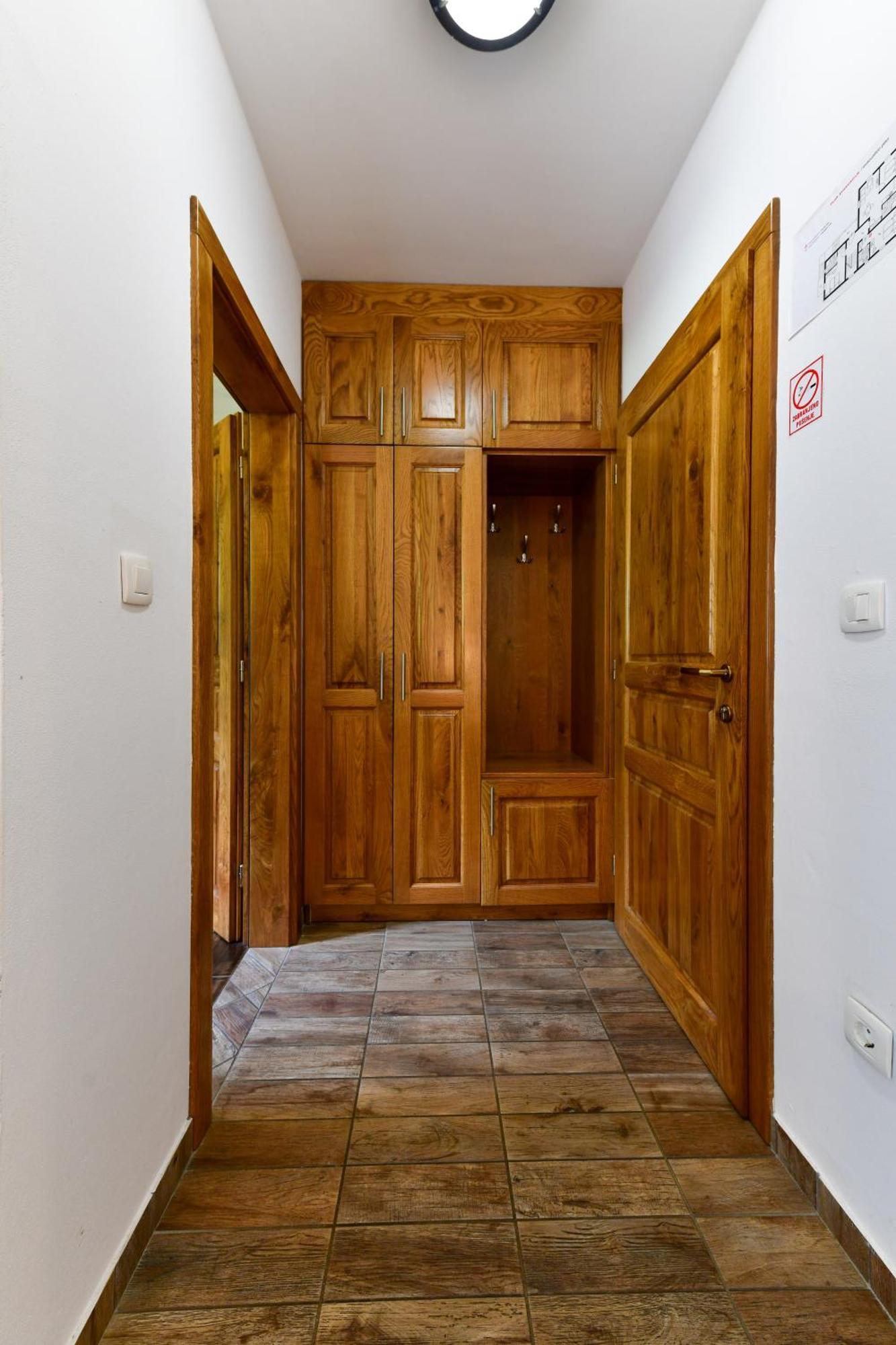 Flora House Lägenhet Rastovača Rum bild