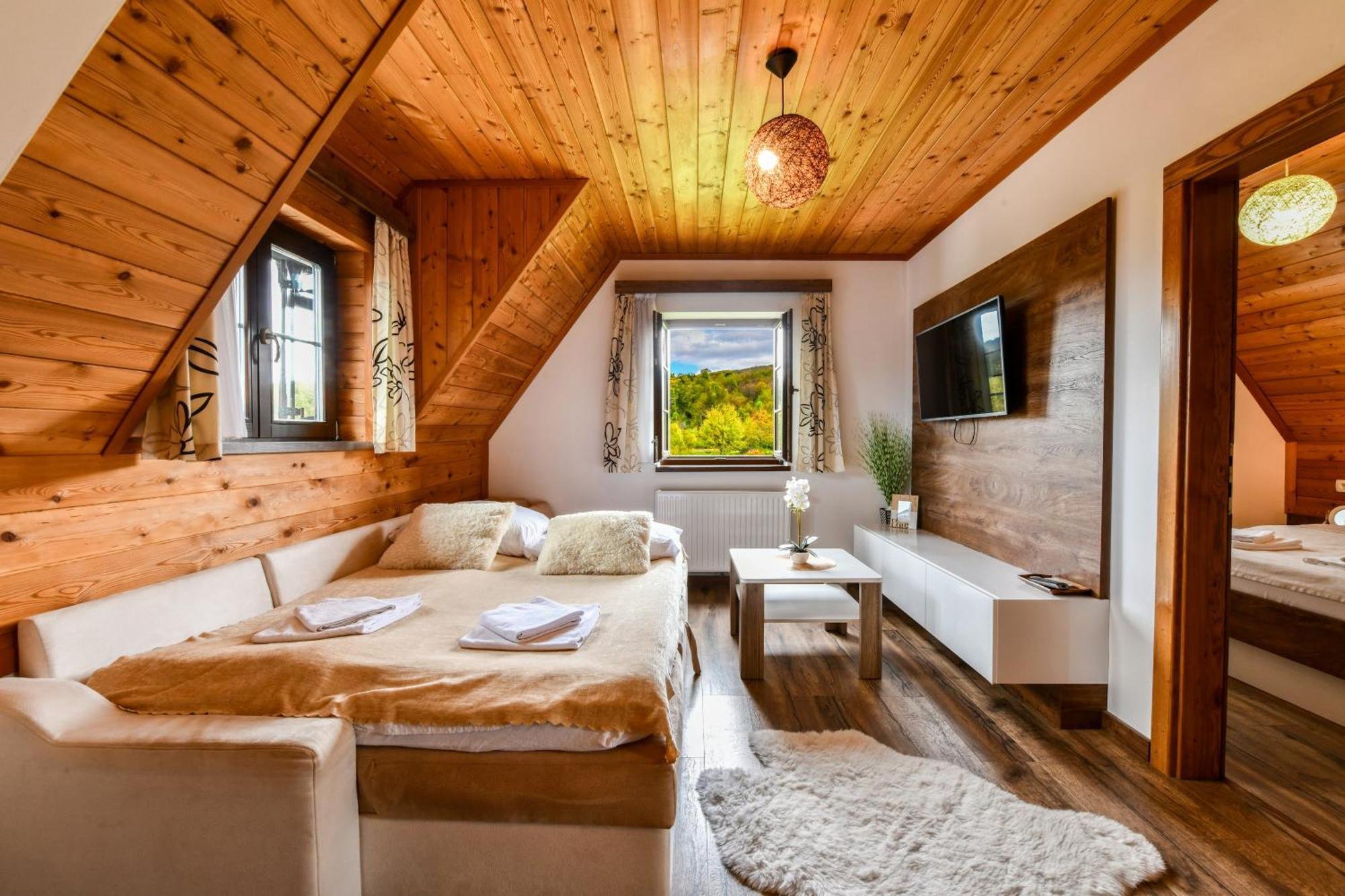 Flora House Lägenhet Rastovača Exteriör bild